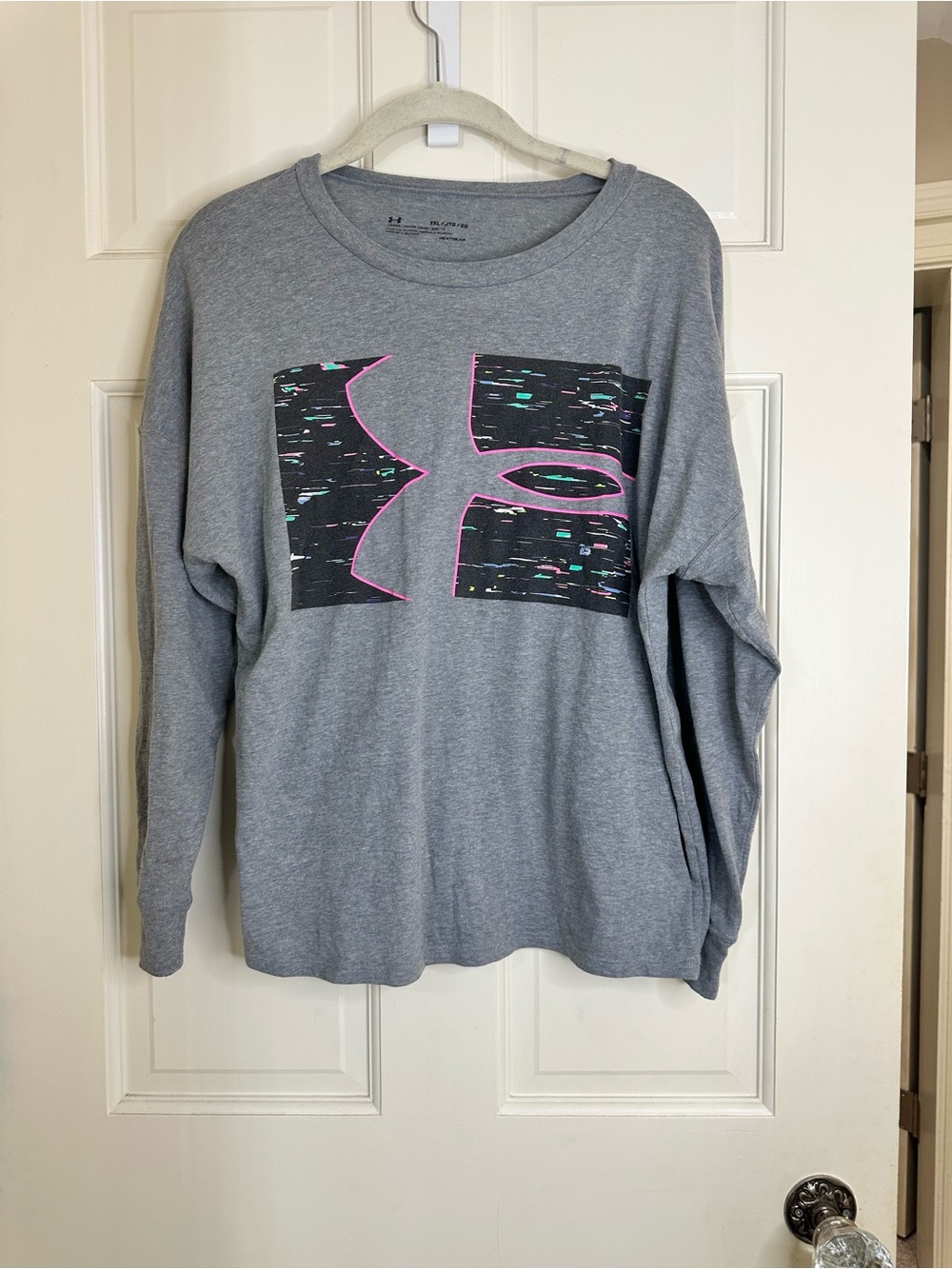Under Armour Girls  Gray Long Sleeve with Pink/Black/Teal Logo size XL
